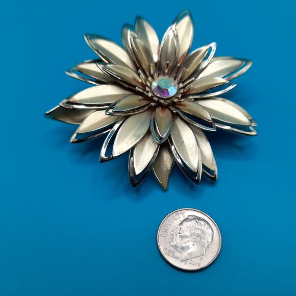 Vintage Gold Tone Flower Brooch, AB Rhinestone, 1960s, 2 3/8 Inch - Picture 8 of 10